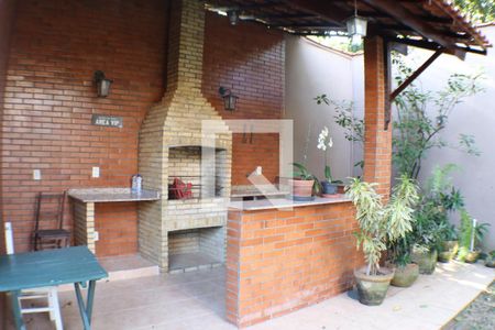 Casa à venda com 650m², 3 quartos e 2 vagasÁrea comum - Churrasqueira