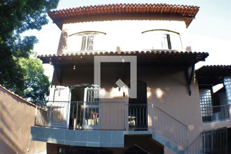 Casa à venda com 650m², 3 quartos e 2 vagasFachada