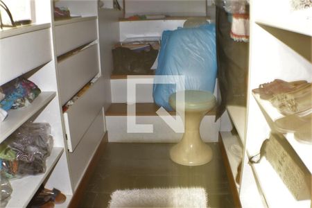 Casa à venda com 650m², 3 quartos e 2 vagasCloset
