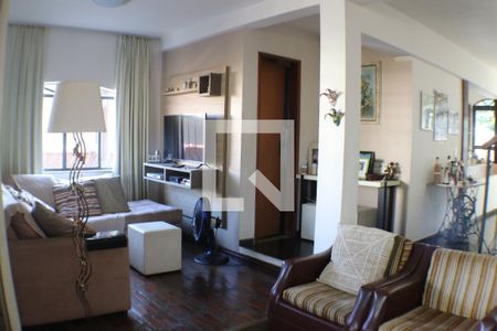 Sala de casa à venda com 3 quartos, 650m² em Pechincha, Rio de Janeiro