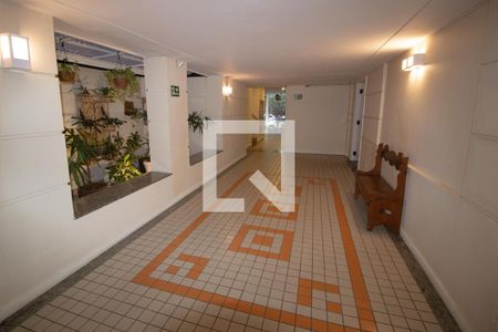 Apartamento à venda com 50m², 1 quarto e sem vagaFachada e portaria
