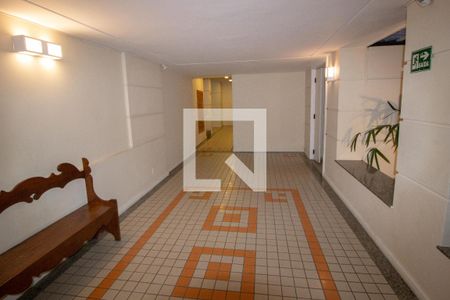 Apartamento à venda com 50m², 1 quarto e sem vagaFachada e portaria