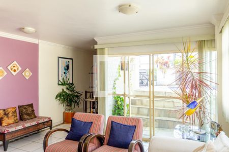 Apartamento à venda com 127m², 3 quartos e 1 vagaSala TV