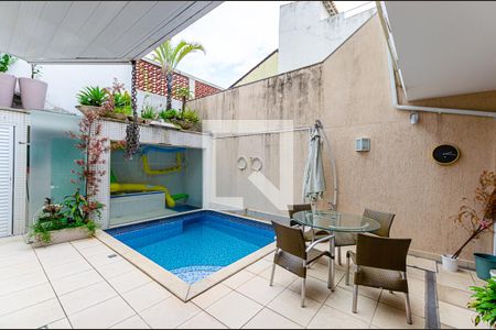 Casa à venda com 200m², 3 quartos e 1 vagaPiscina
