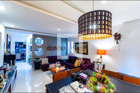 Sala de casa à venda com 3 quartos, 200m² em São Francisco, Niterói