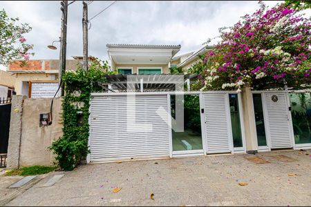 Casa à venda com 200m², 3 quartos e 1 vagaFachada