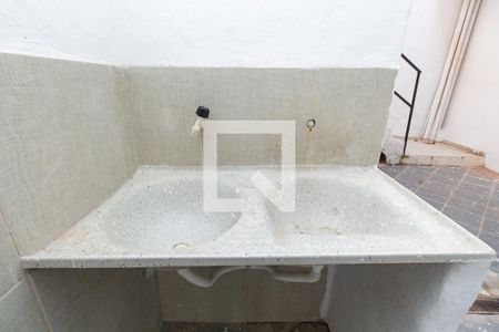 Casa de condomínio à venda com 120m², 4 quartos e sem vagaDetalhe da área de serviço