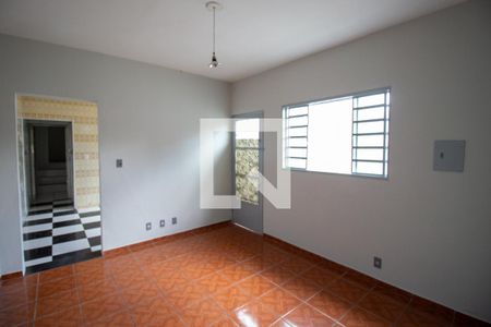 Casa para alugar com 100m², 2 quartos e 1 vagaSala