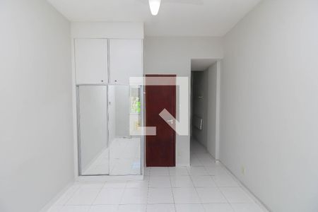 Quarto de kitnet/studio para alugar com 1 quarto, 30m² em Centro, Rio de Janeiro