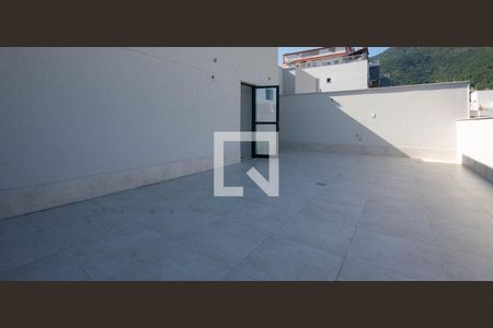 Apartamento à venda com 119m², 2 quartos e 2 vagas Apartamento à venda com 119m², 2 quartos e 2 vagasTerraço