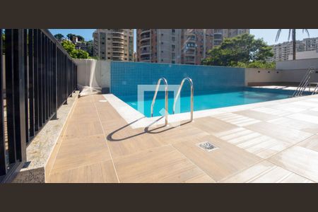 Apartamento à venda com 119m², 2 quartos e 2 vagas Apartamento à venda com 119m², 2 quartos e 2 vagasÁrea comum - Piscina