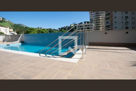 Apartamento à venda com 119m², 2 quartos e 2 vagas Apartamento à venda com 119m², 2 quartos e 2 vagasÁrea comum - Piscina