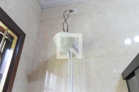 Casa à venda com 145m², 3 quartos e 2 vagasChuveiro