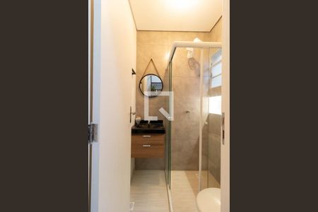 Banheiro de kitnet/studio para alugar com 1 quarto, 20m² em Vila Medeiros, São Paulo