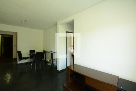 Sala de apartamento para alugar com 2 quartos, 70m² em Jardim Sulacap, Rio de Janeiro
