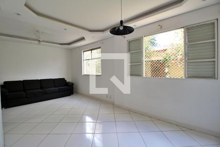 Sala de apartamento para alugar com 2 quartos, 90m² em Vila Marieta, Campinas