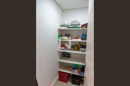 Apartamento à venda com 164m², 3 quartos e 3 vagas Apartamento à venda com 164m², 3 quartos e 3 vagasDespensa