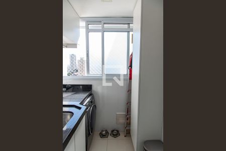 Apartamento à venda com 164m², 3 quartos e 3 vagas Apartamento à venda com 164m², 3 quartos e 3 vagasÁrea de serviço