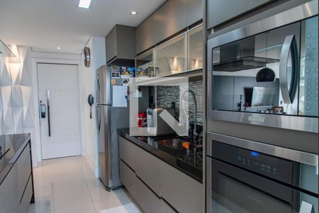 Apartamento à venda com 164m², 3 quartos e 3 vagas Apartamento à venda com 164m², 3 quartos e 3 vagasCozinha