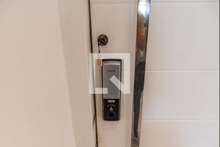 Apartamento à venda com 164m², 3 quartos e 3 vagas Apartamento à venda com 164m², 3 quartos e 3 vagasFechadura eletrônica