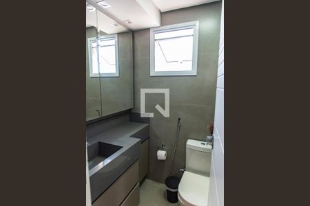 Apartamento à venda com 164m², 3 quartos e 3 vagas Apartamento à venda com 164m², 3 quartos e 3 vagasBanheiro da suíte