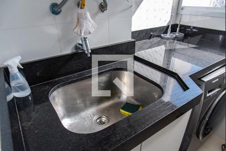 Apartamento à venda com 164m², 3 quartos e 3 vagas Apartamento à venda com 164m², 3 quartos e 3 vagasÁrea de serviço