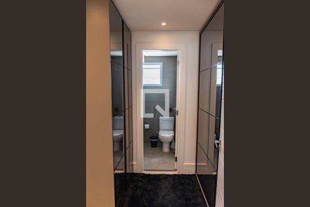 Apartamento à venda com 164m², 3 quartos e 3 vagas Apartamento à venda com 164m², 3 quartos e 3 vagasCloset da suíte