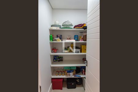 Apartamento à venda com 164m², 3 quartos e 3 vagas Apartamento à venda com 164m², 3 quartos e 3 vagasDespensa