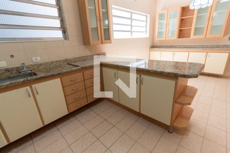 Casa à venda com 250m², 2 quartos e 2 vagasCozinha - Armários