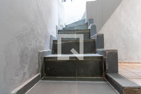 Casa à venda com 250m², 2 quartos e 2 vagasEscada