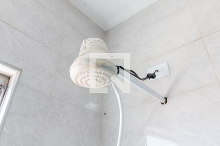 Casa à venda com 250m², 2 quartos e 2 vagasChuveiro