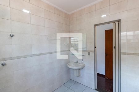 Casa à venda com 250m², 2 quartos e 2 vagasBanheiro da Suíte 1