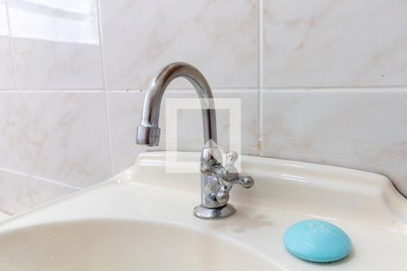 Casa à venda com 250m², 2 quartos e 2 vagasBanheiro - torneira