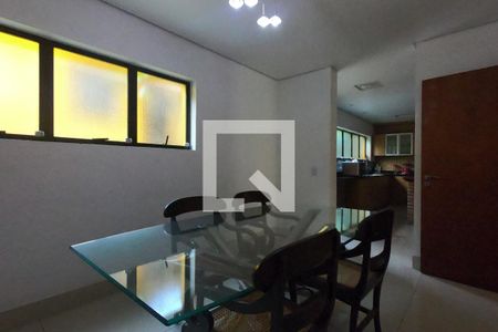 Casa à venda com 3 quartos, 503m² em Jardim Leonor, São Paulo