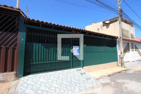 Casa para alugar com 140m², 3 quartos e 2 vagasFachada