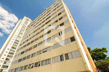 Apartamento para alugar com 61m², 2 quartos e 1 vaga Apartamento para alugar com 61m², 2 quartos e 1 vagaFachada