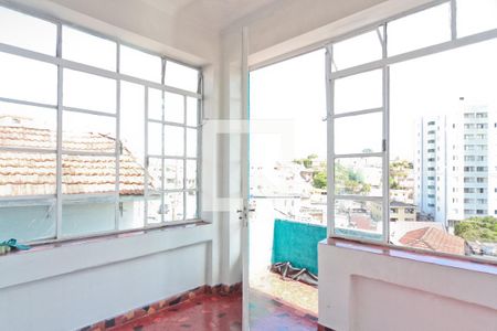 Casa à venda com 175m², 4 quartos e 1 vaga Casa à venda com 175m², 4 quartos e 1 vagaHall
