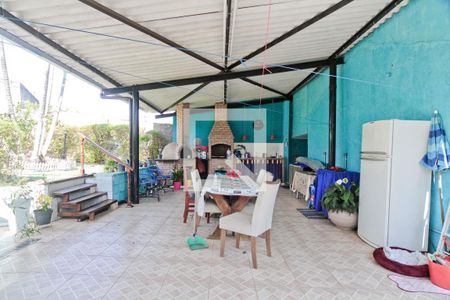 Casa à venda com 175m², 4 quartos e 1 vaga Casa à venda com 175m², 4 quartos e 1 vagaQuintal