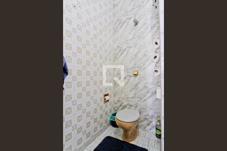 Casa à venda com 175m², 4 quartos e 1 vaga Casa à venda com 175m², 4 quartos e 1 vagaBanheiro