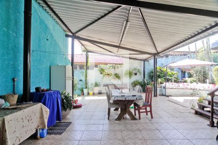 Casa à venda com 175m², 4 quartos e 1 vaga Casa à venda com 175m², 4 quartos e 1 vagaQuintal