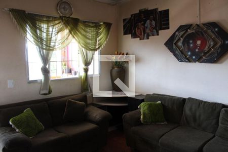 Sala de casa para alugar com 2 quartos, 240m² em Vila Maria Augusta, Itaquaquecetuba