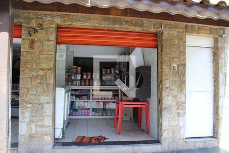 Casa para alugar com 240m², 2 quartos e 2 vagasFachada