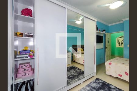 Casa à venda com 210m², 4 quartos e 1 vagaSuíte 2