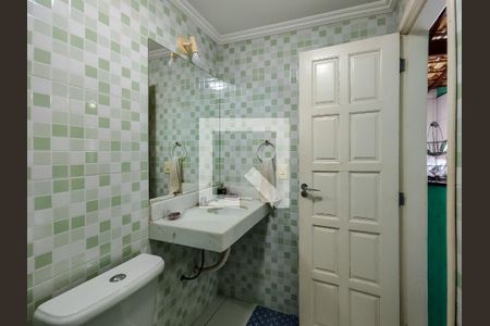 Casa à venda com 210m², 4 quartos e 1 vagaBanheiro