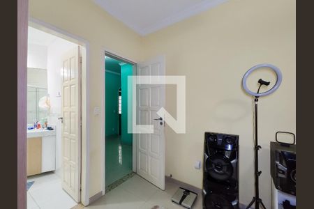 Casa à venda com 210m², 4 quartos e 1 vagaSuíte 1