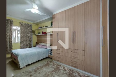 Casa à venda com 210m², 4 quartos e 1 vagaSuíte 1