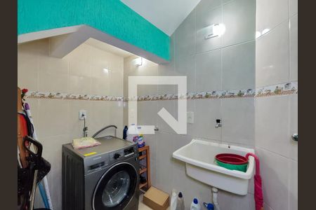 Casa à venda com 210m², 4 quartos e 1 vagaÁrea de Serviço