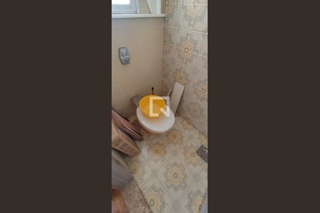 Apartamento à venda com 140m², 2 quartos e 1 vaga Apartamento à venda com 140m², 2 quartos e 1 vagaBanheiro de Serviço