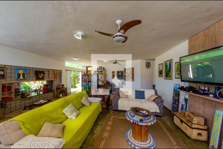 Casa de condomínio à venda com 1400m², 5 quartos e 2 vagas Casa de condomínio à venda com 1400m², 5 quartos e 2 vagasSala de TV