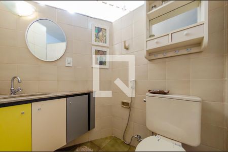 Casa de condomínio à venda com 1400m², 5 quartos e 2 vagas Casa de condomínio à venda com 1400m², 5 quartos e 2 vagasBanheiro da Suíte 2